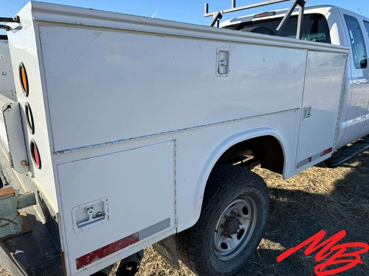 2010-ford-f350-image-18