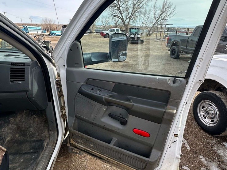 2010-dodge-ram-4500-image-33