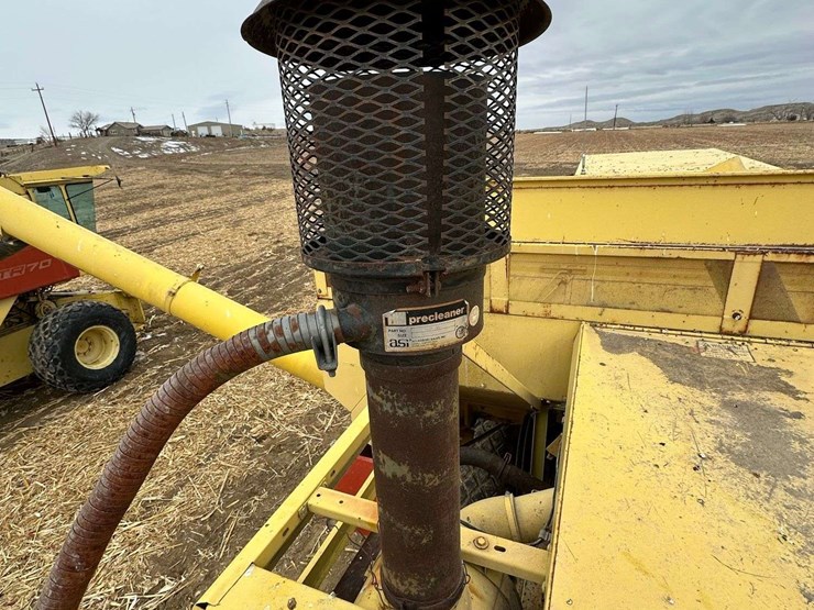 new-holland-70-image-32