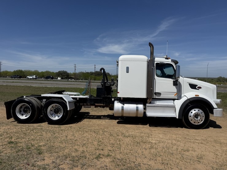 2018-peterbilt-567-image-4
