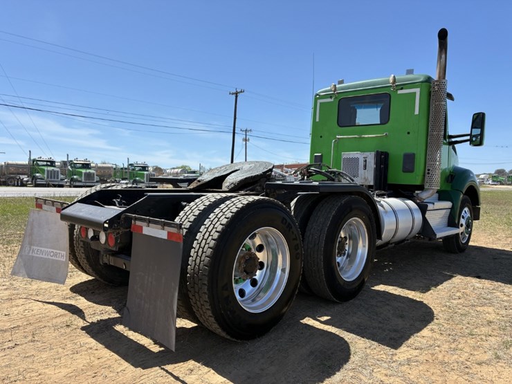 2019-kenworth-t880-image-4