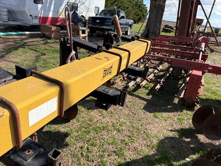 2000-landoll-2000-image-48