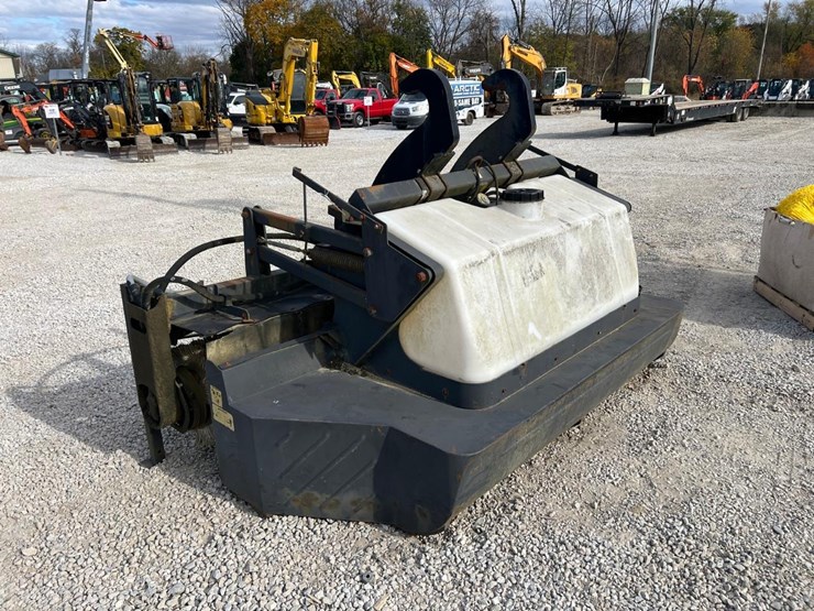 caterpillar-100-image-3