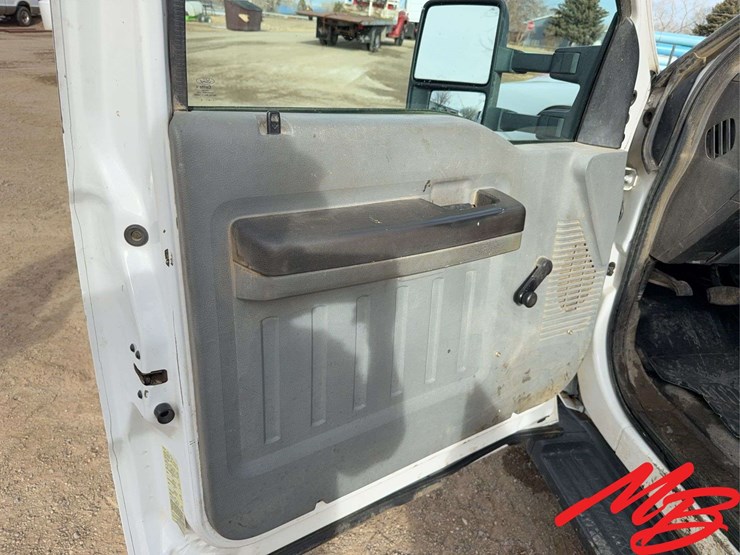 2012-ford-f350-xl-image-27