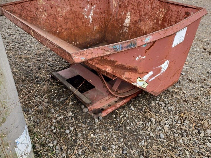 forklift-self-dumping-hopper,-5'-x-5'-image-1