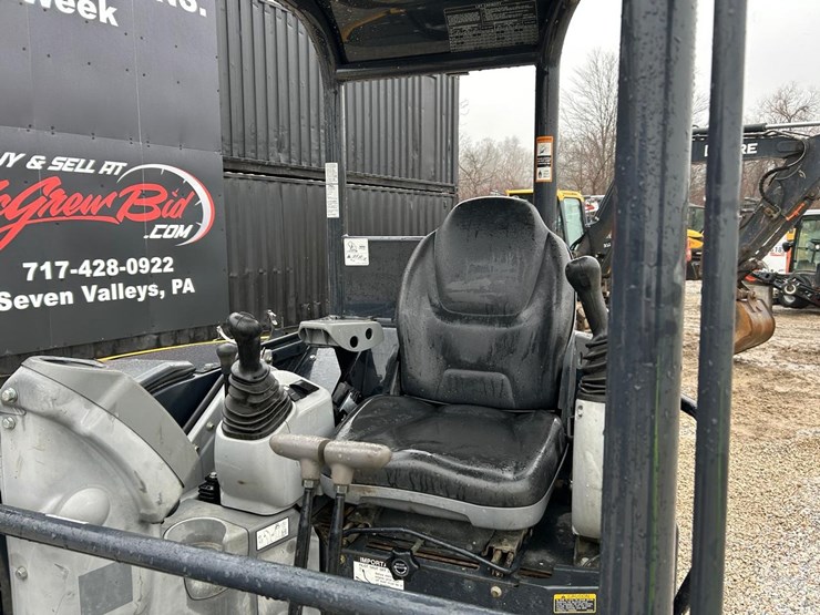 2021-deere-35g-image-19