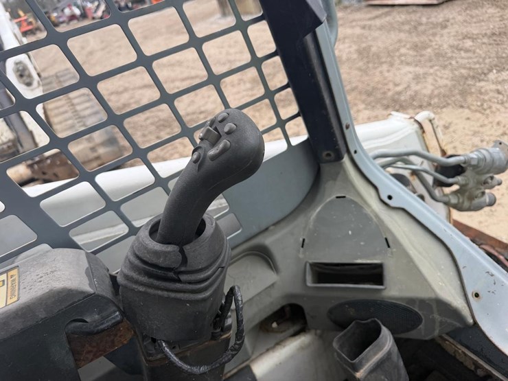 2016-bobcat-t450-image-20