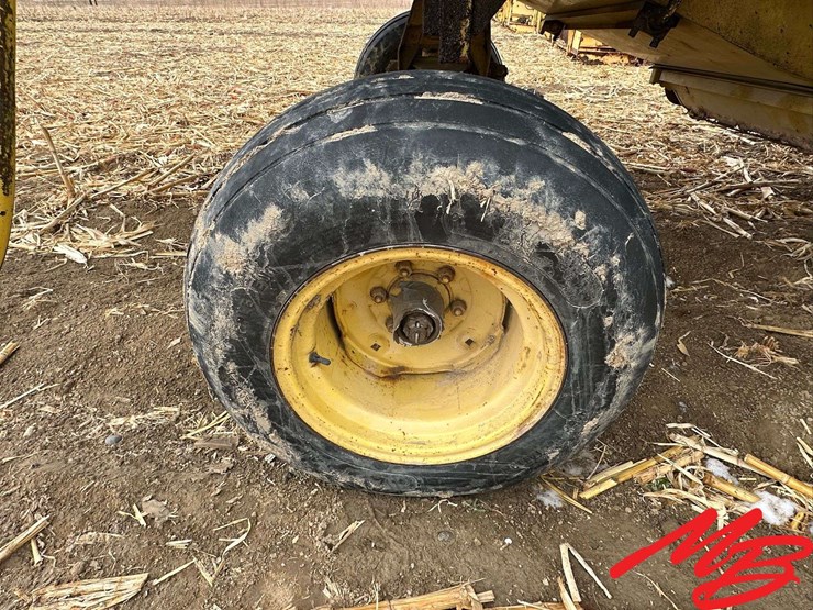 new-holland-70-image-22