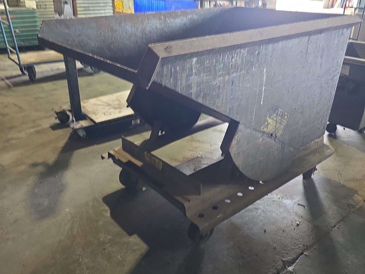 jesco-1-yard-med.-hd-4000lb-self-dumping-hopper-image-2