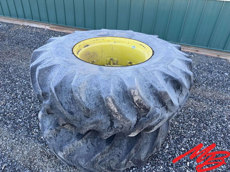 john-deere-12-image-1