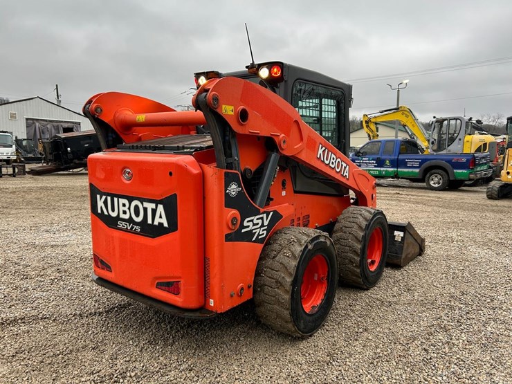 2019-kubota-ssv75-image-4