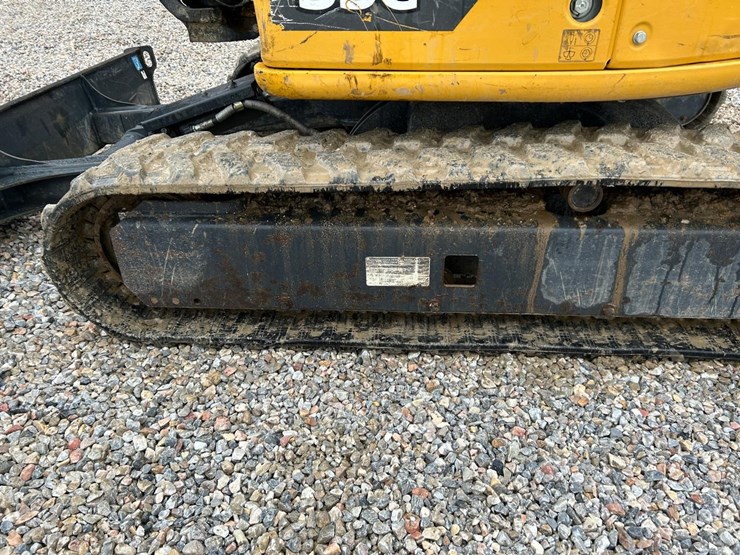 2021-deere-35g-image-17