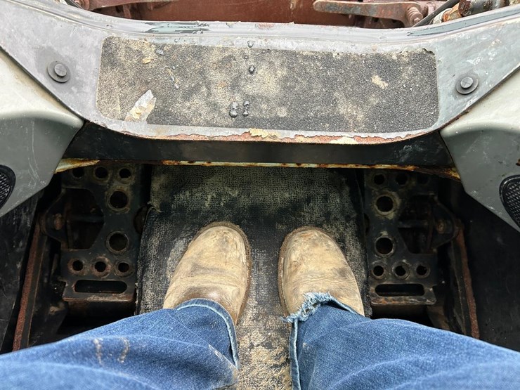 2017-bobcat-s650-image-18