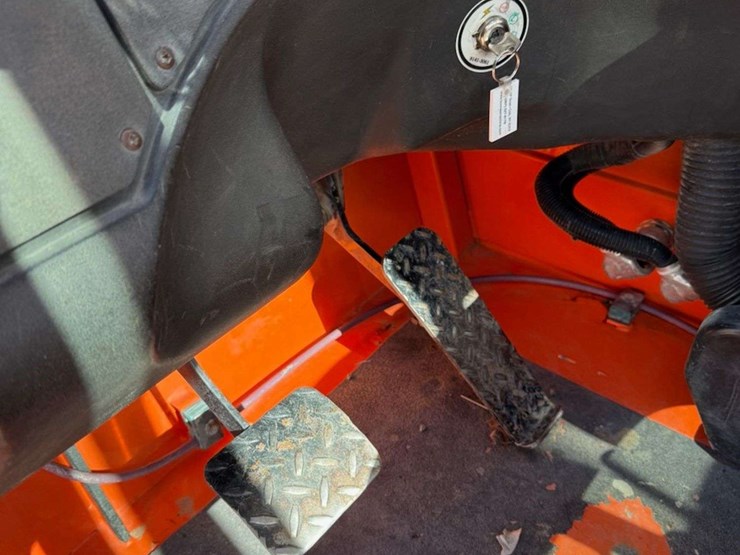 2008-jlg-g9-43a-image-26