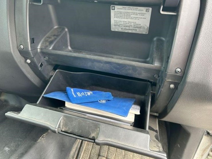 2018-chevrolet-silverado-2500hd-image-35