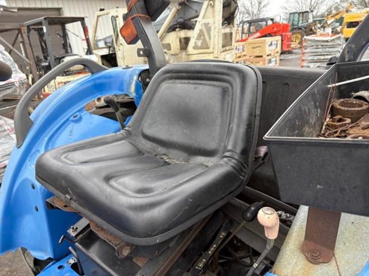 new-holland-tc40a-image-14