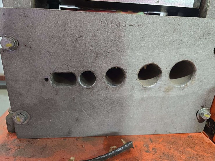 2013-iron-man-strip-tech-winc.-ripper,-single-phase,-model-1500,-1''---1-3/4''-image-6