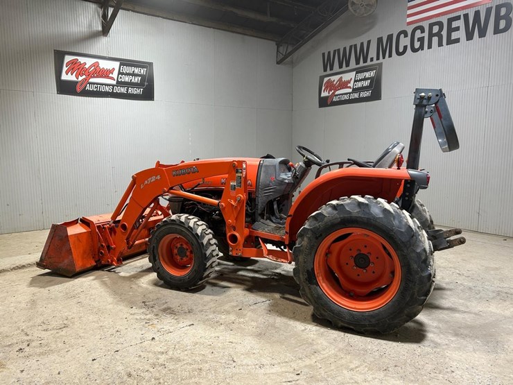 kubota-la724-image-2