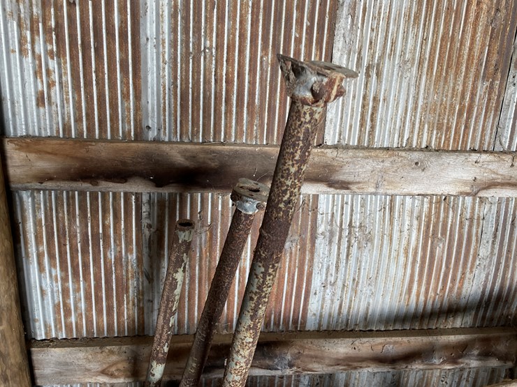 #6067-•-free-stall-stanchion-image-8