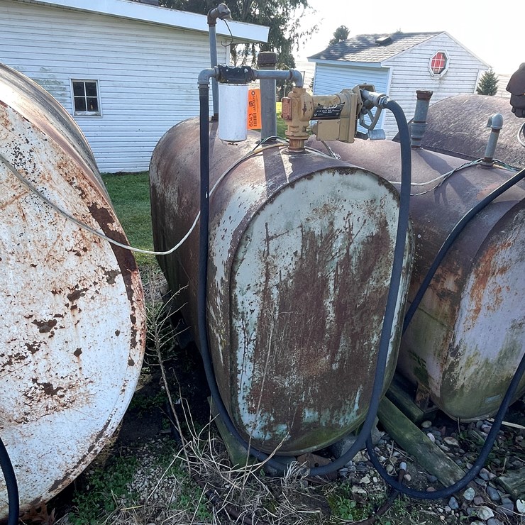 #6043 • 250 Gallon Fuel Barrel