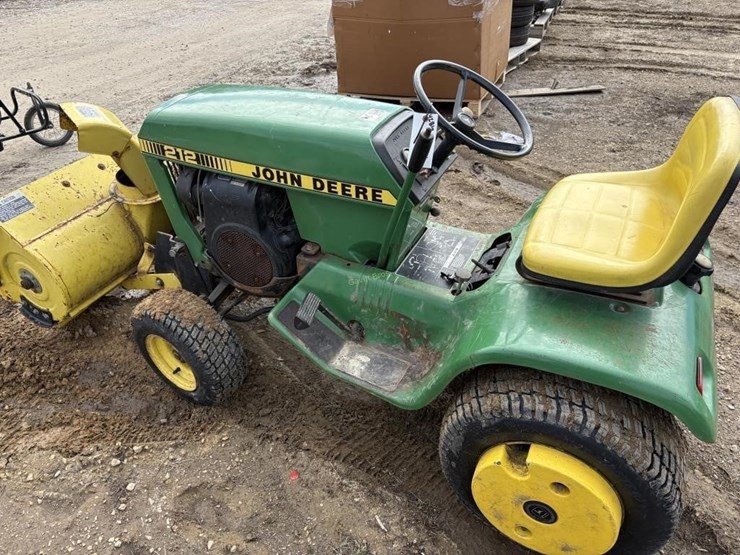 john-deere-212-image-4