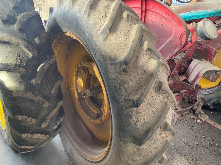 1958-massey-ferguson-33-image-15