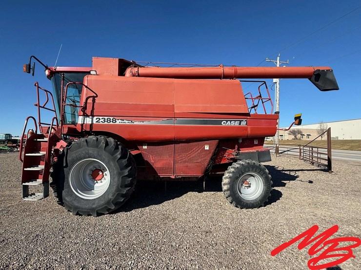 case-ih-2388-image-2