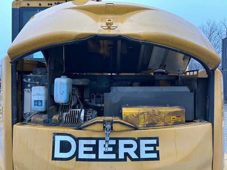 2019-deere-85g-image-16