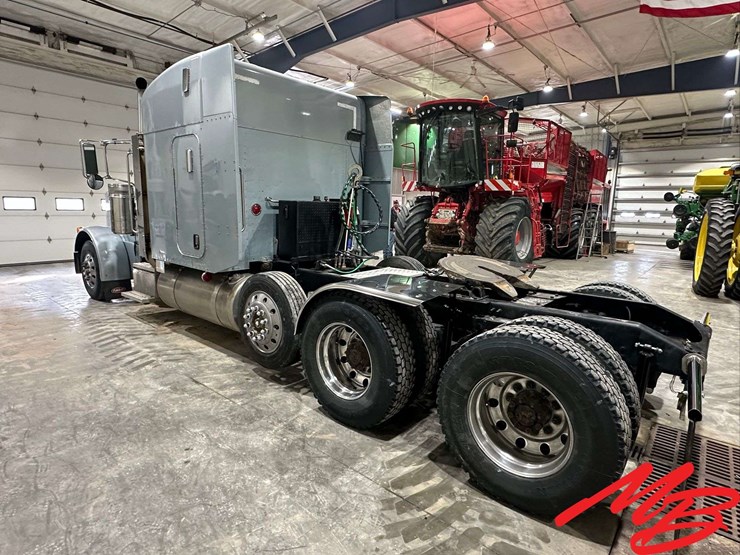 2007-peterbilt-379-image-26