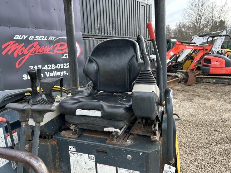 komatsu-pc35mr-2-image-17