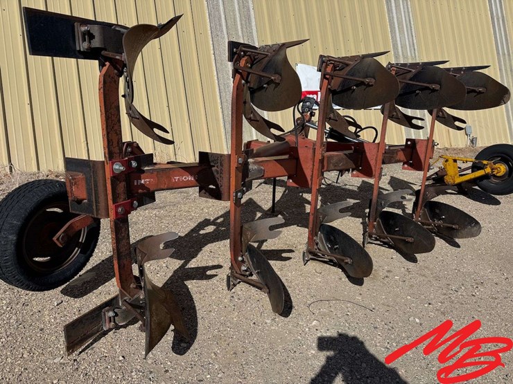 international-155-image-3