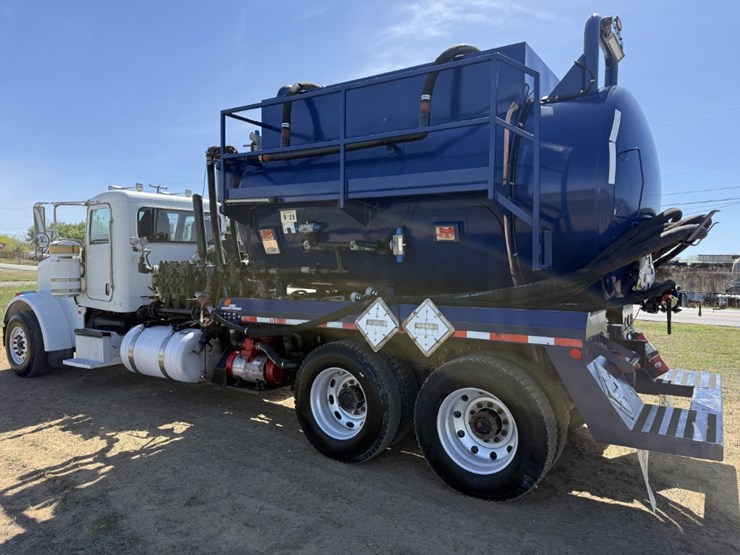 2013-peterbilt-367-image-7