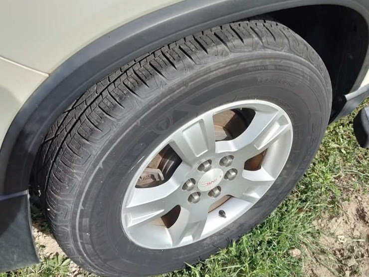 2012-gmc-acadia-image-7