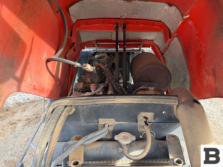 2016-kubota-m8540hd-image-22