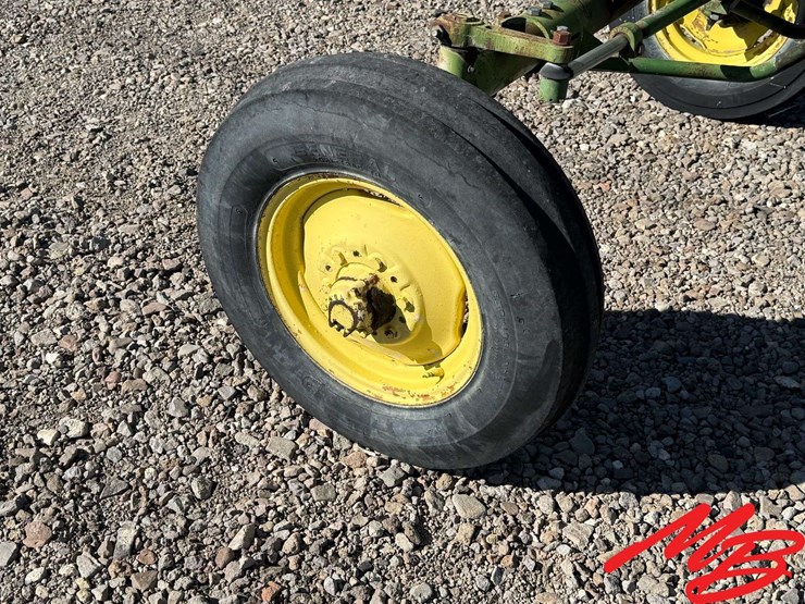 john-deere-3010-image-9