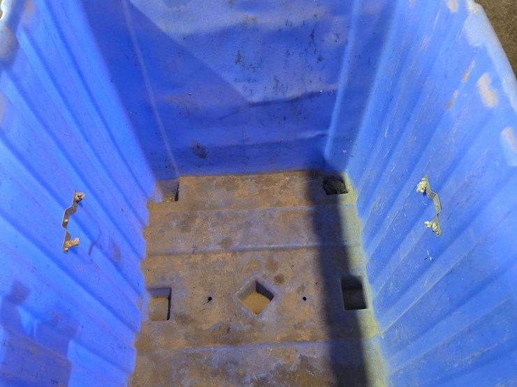 plastic-forklift-tote-image-4