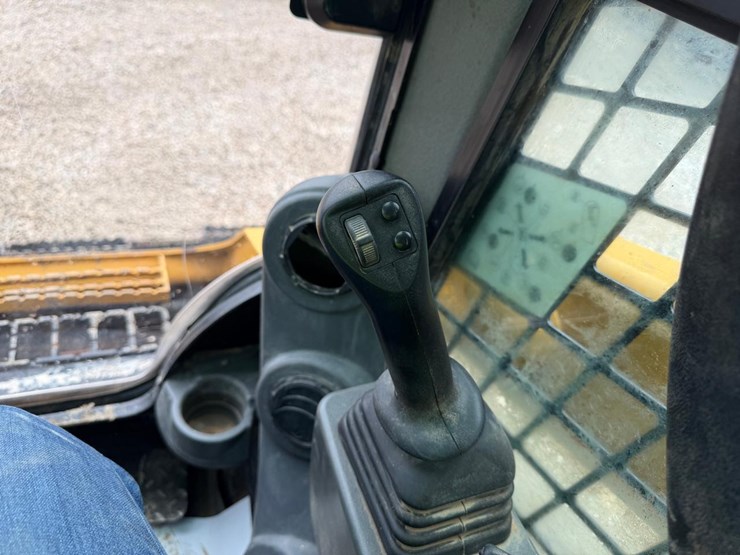 2021-caterpillar-299d3xps-skid-steer-loader-image-21