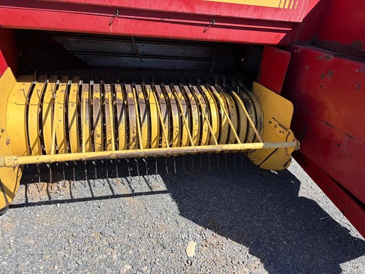 new-holland-316-image-3