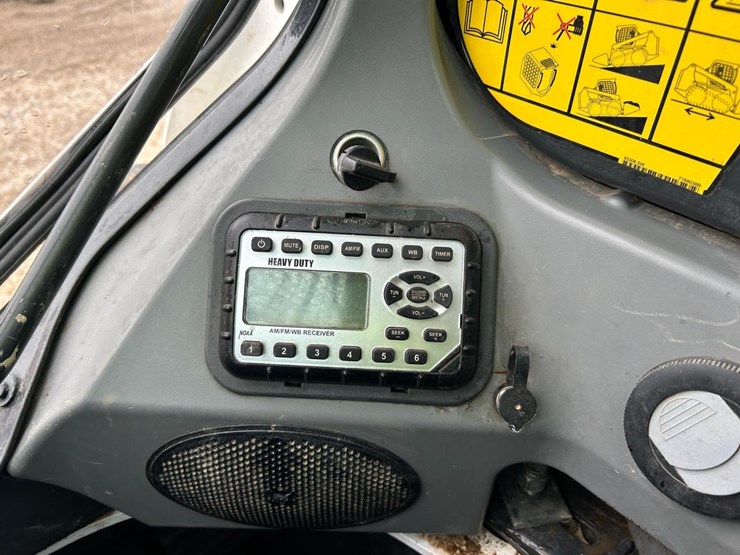 2023-bobcat-t770-image-21