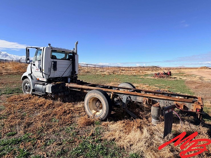 2004-international-8600-image-3