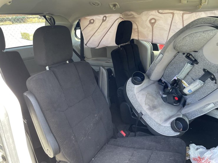 2012-dodge-grand-caravan-image-8