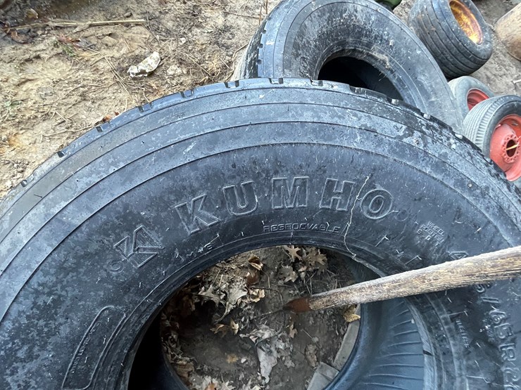 #6081-•-(2)-kumho-tires-image-7