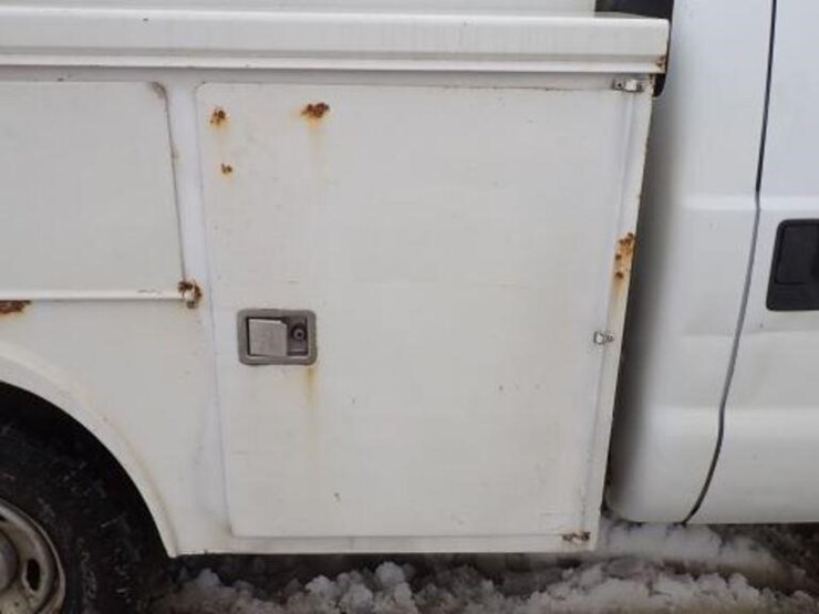 2010-ford-f250-image-27