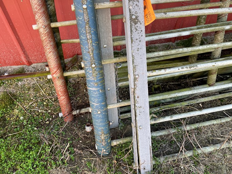 #6048-•-(6)-12'-corral-gates-image-15