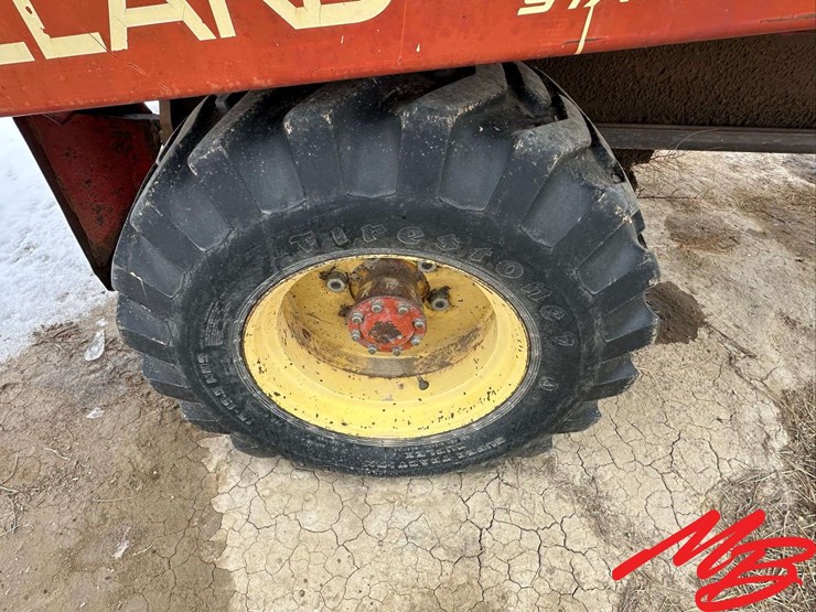 new-holland-1048-image-14