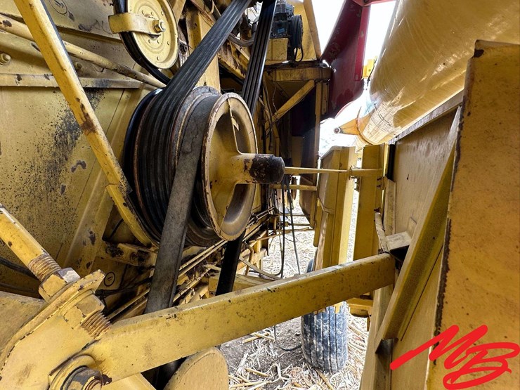 new-holland-70-image-28