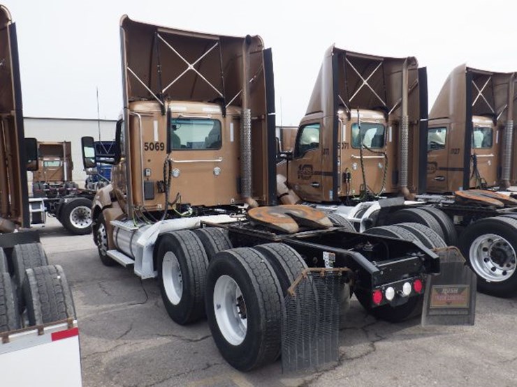 2022-kenworth-t680-image-12