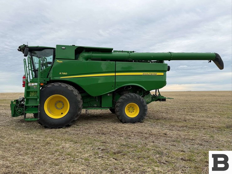 2023-john-deere-s780-image-2