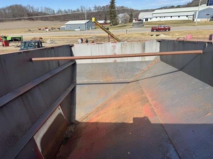 bii-335-delux-gravity-box-&-geat---off-site-image-6