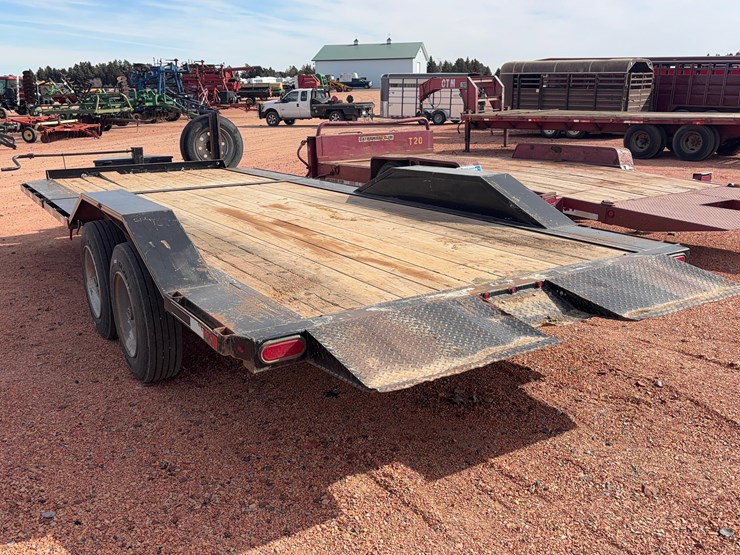 2018-titan-trailer-image-6